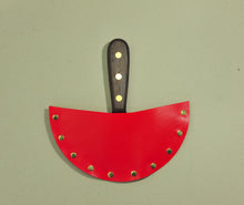 Load image into Gallery viewer, Half Moon Saddlers Round
